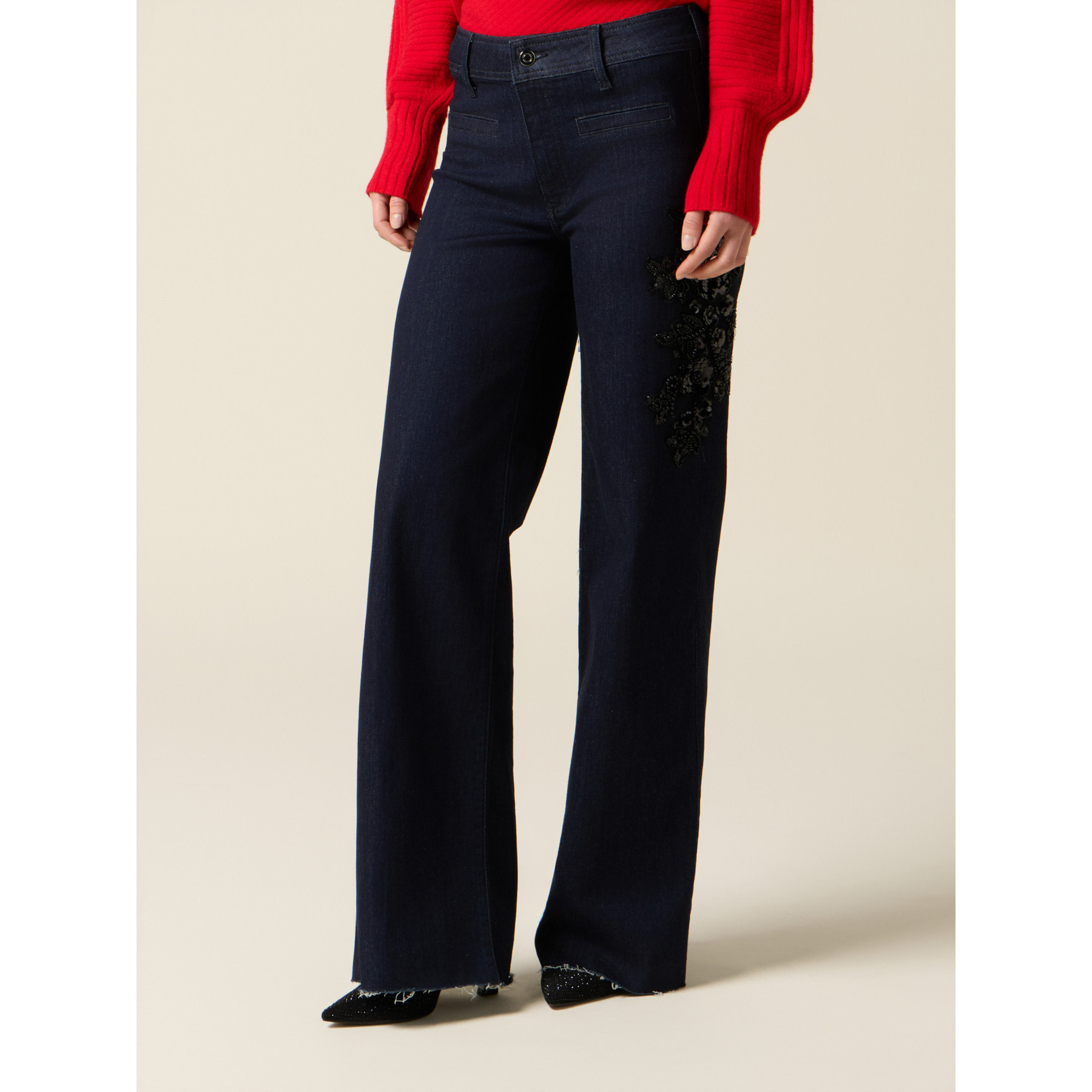 Oltre - Jeans flare blu rinse con patch decorativo - Blu