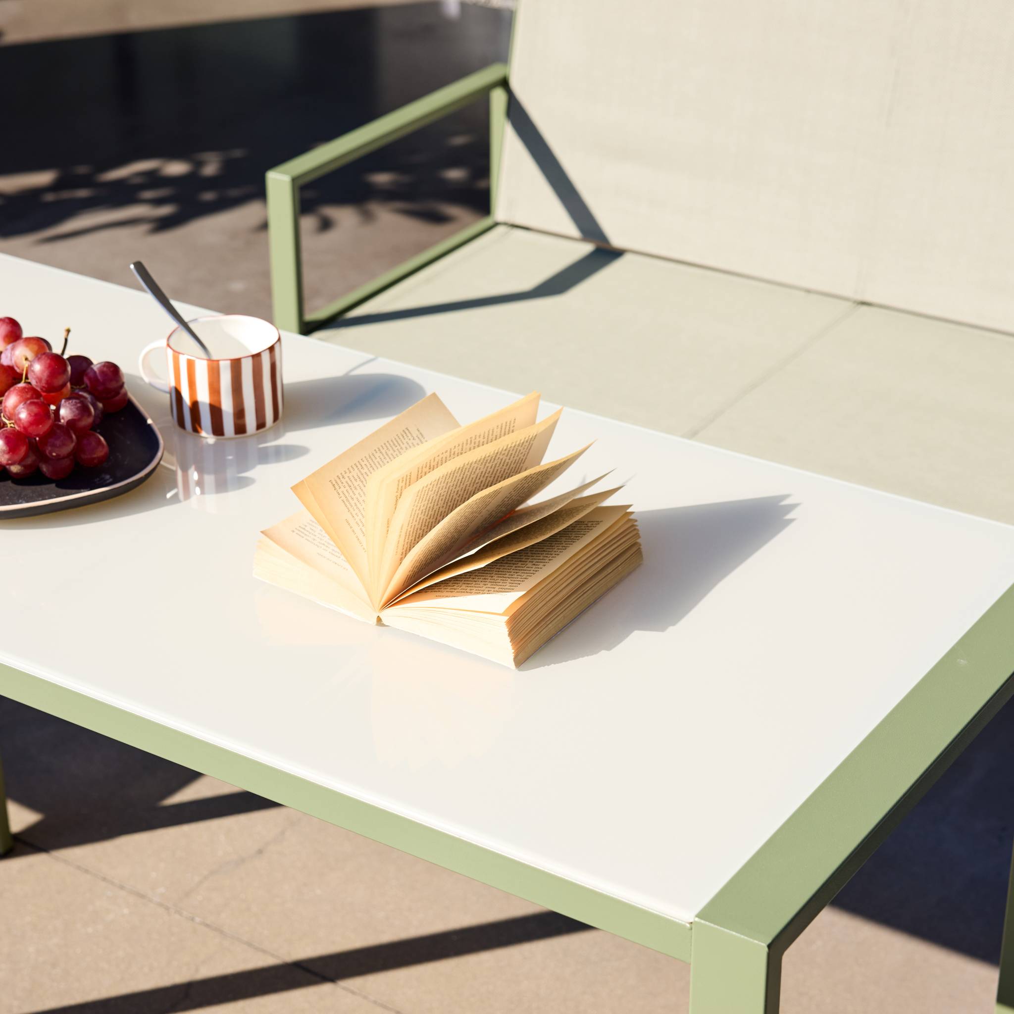 Table de jardin encastrable acier et textilène + 4 assises TAVENA