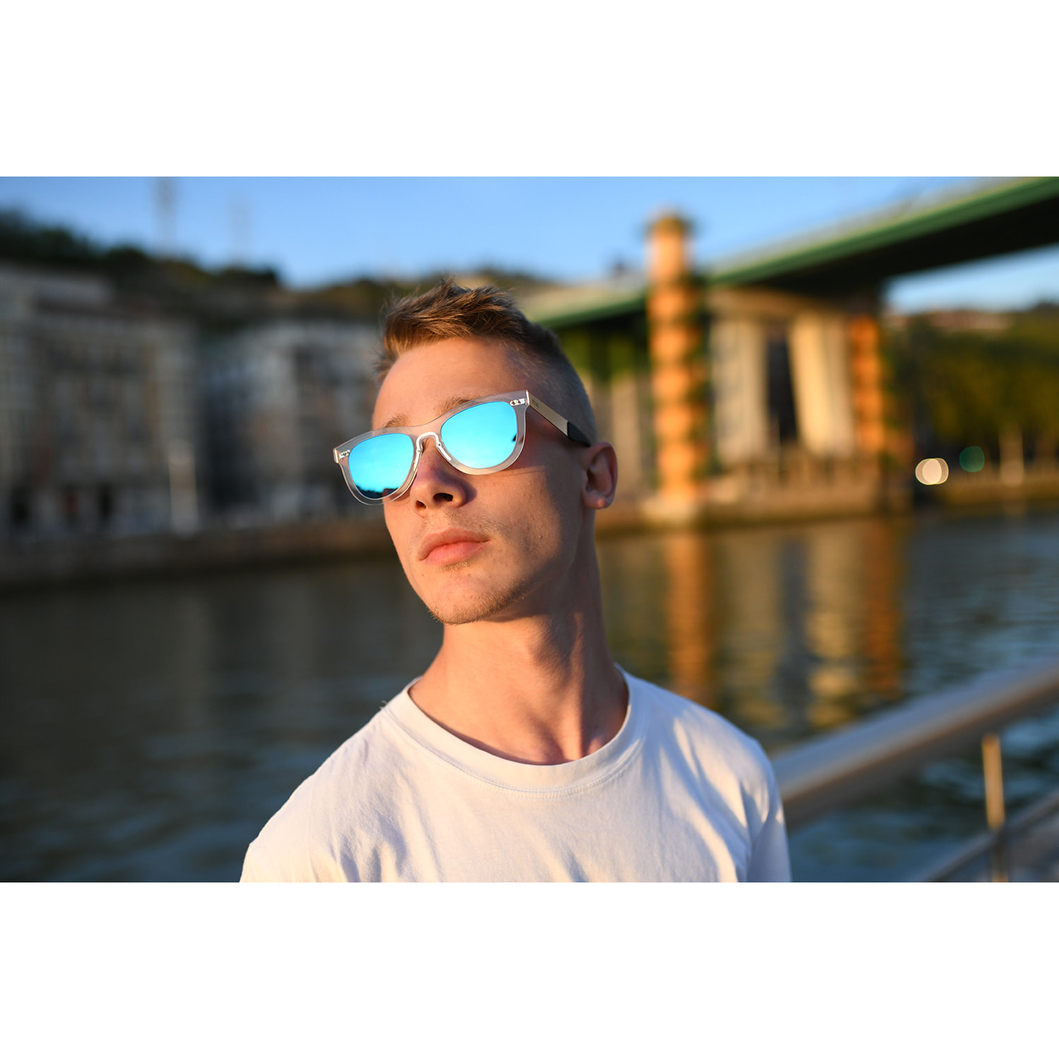 Gafas de sol OCEAN FLORENCIA - De espejo azul cielo con montura blanco transparente y patillas de metal dorado