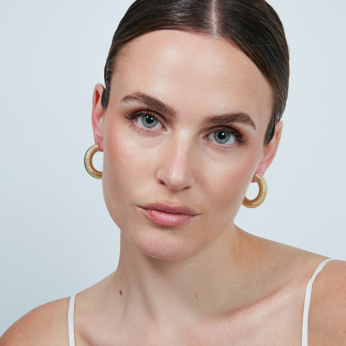 Pendientes Shagen acabado oro amarillo 18k