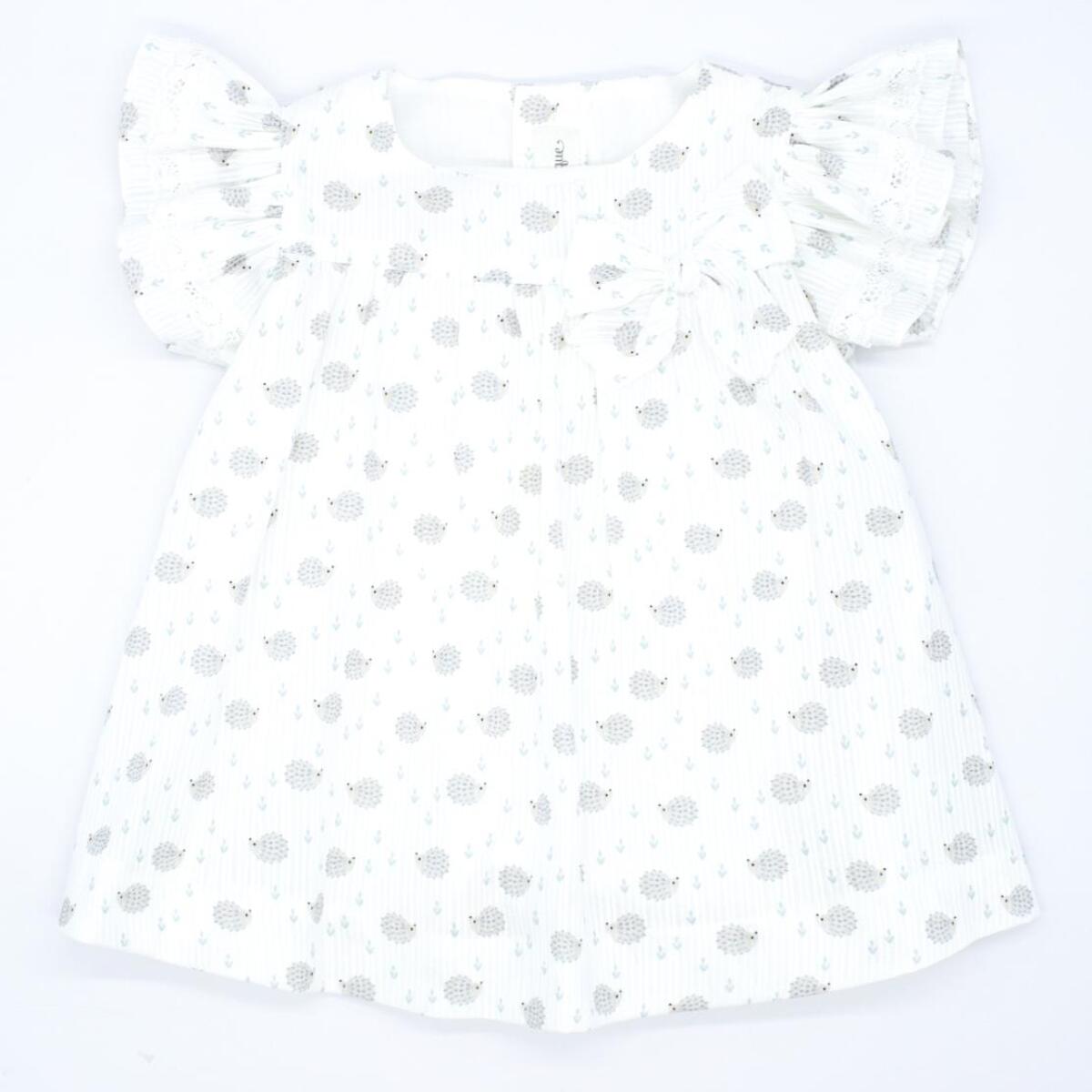 Vestido estampado de erizos, con volantes en las mangas.