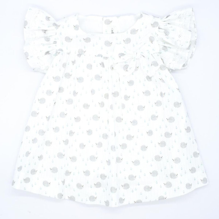 Vestido estampado de erizos, con volantes en las mangas.