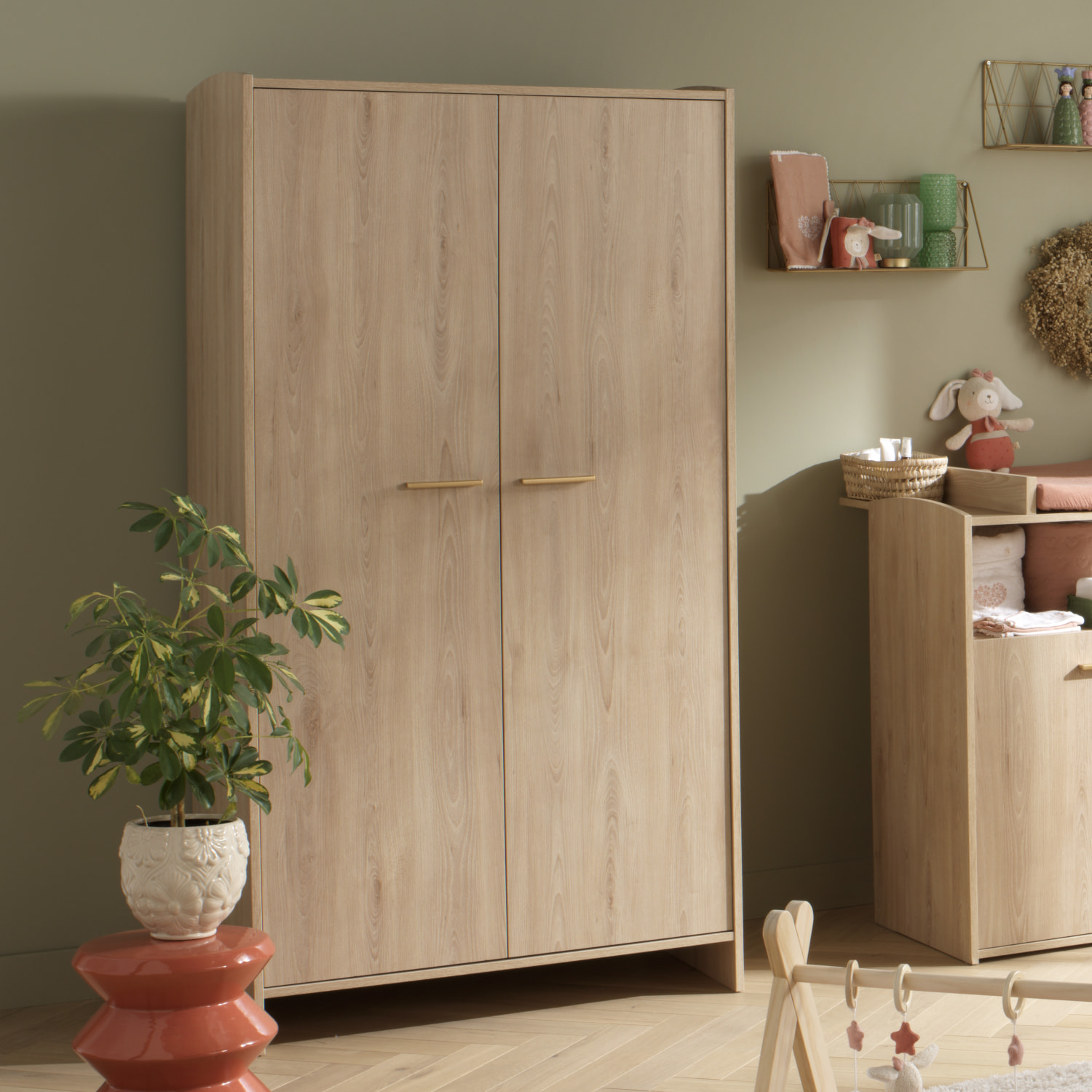 Chambre bébé trio: Lit bébé 60x120 évolutif, commode à langer 2 portes et armoire 2 portes décor bois hêtre