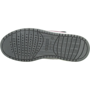 Zapatillas Niño de la marca GEOX  modelo J56HXA 05402 NEGRO
