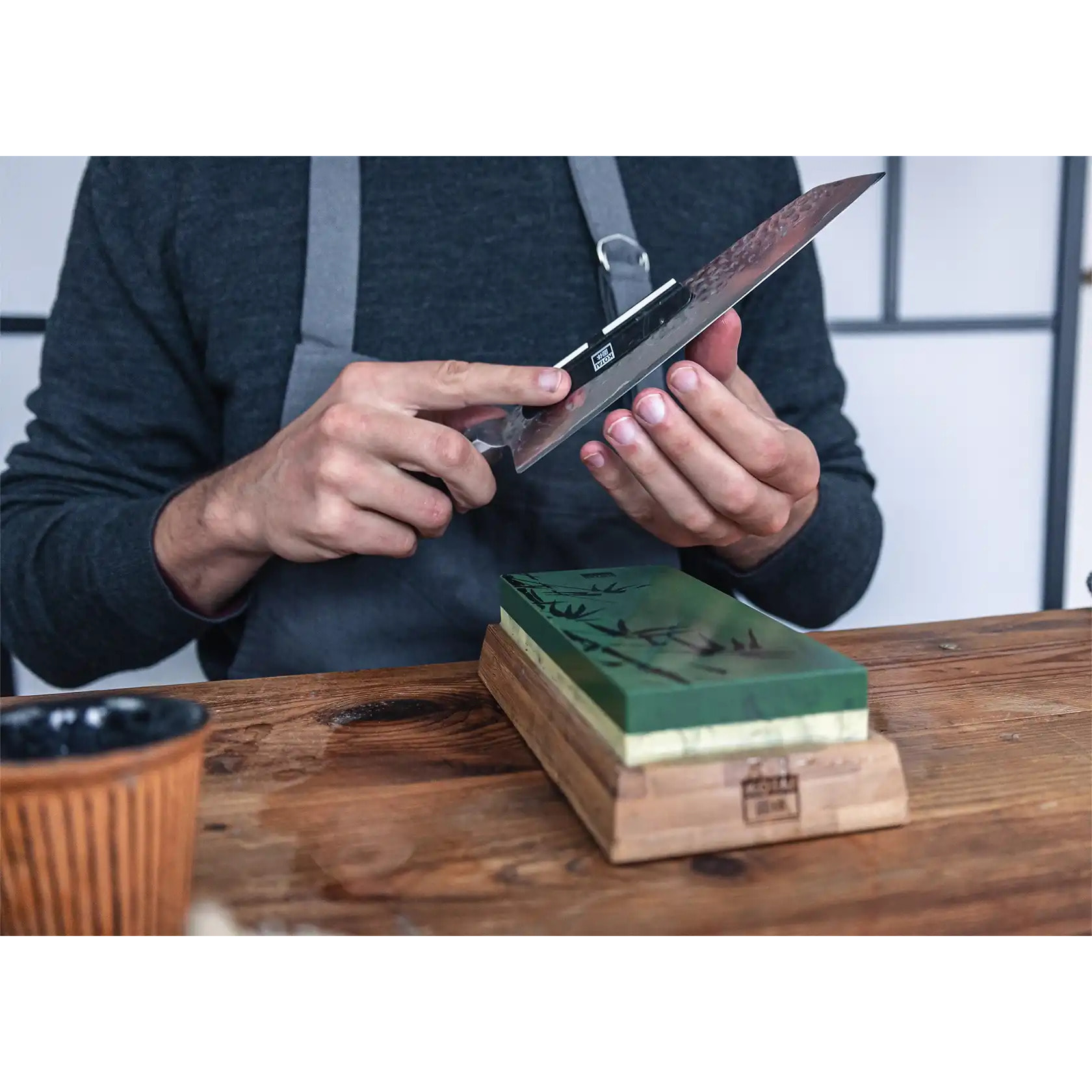 Juego de 6 Piezas "Esencial Pakka Deluxe" Damasco : 3 cuchillos + 3 accesorios