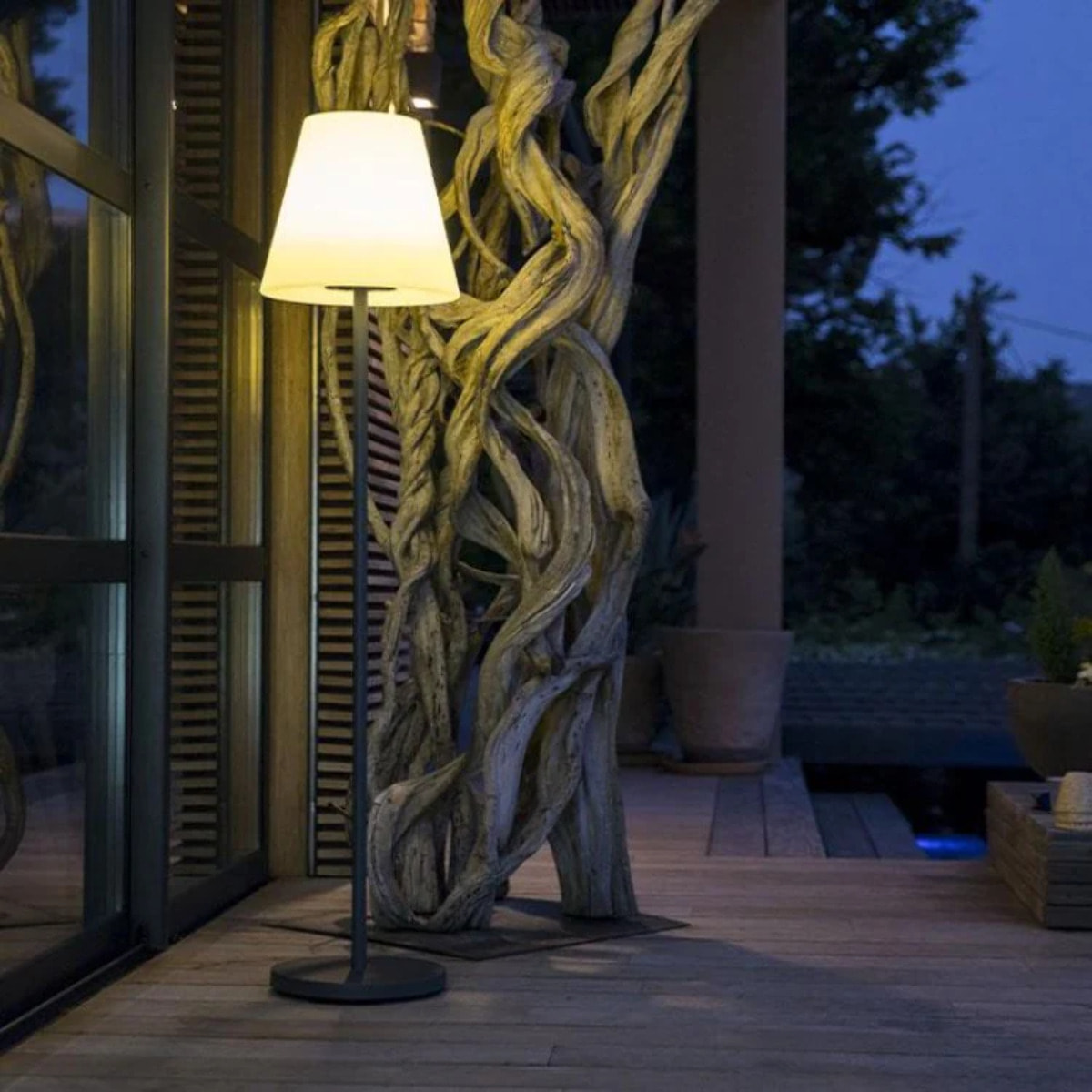Lampadaire sans fil STANDY RGB H150CM