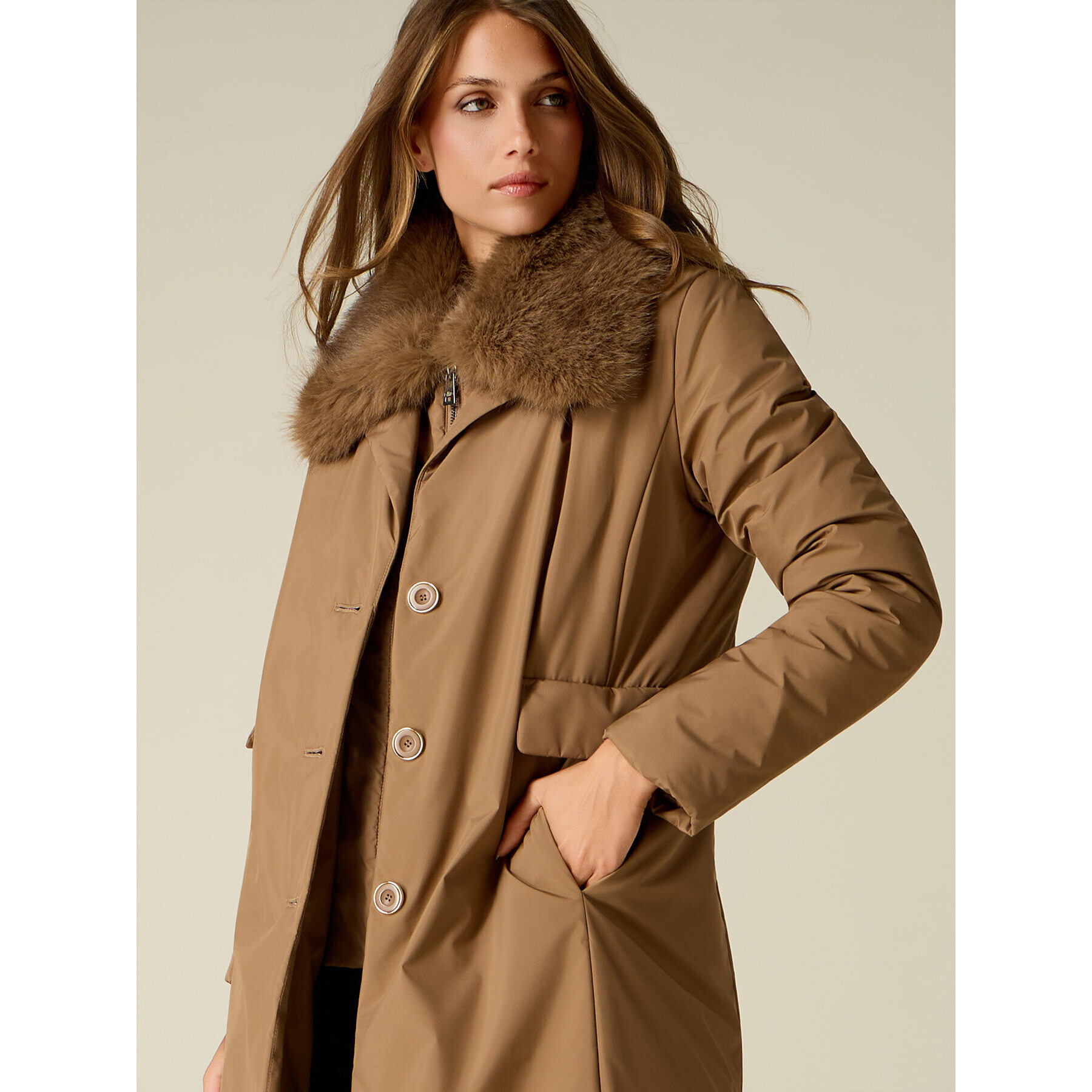 Oltre - Piumino dritto in nylon con collo bordato - Beige