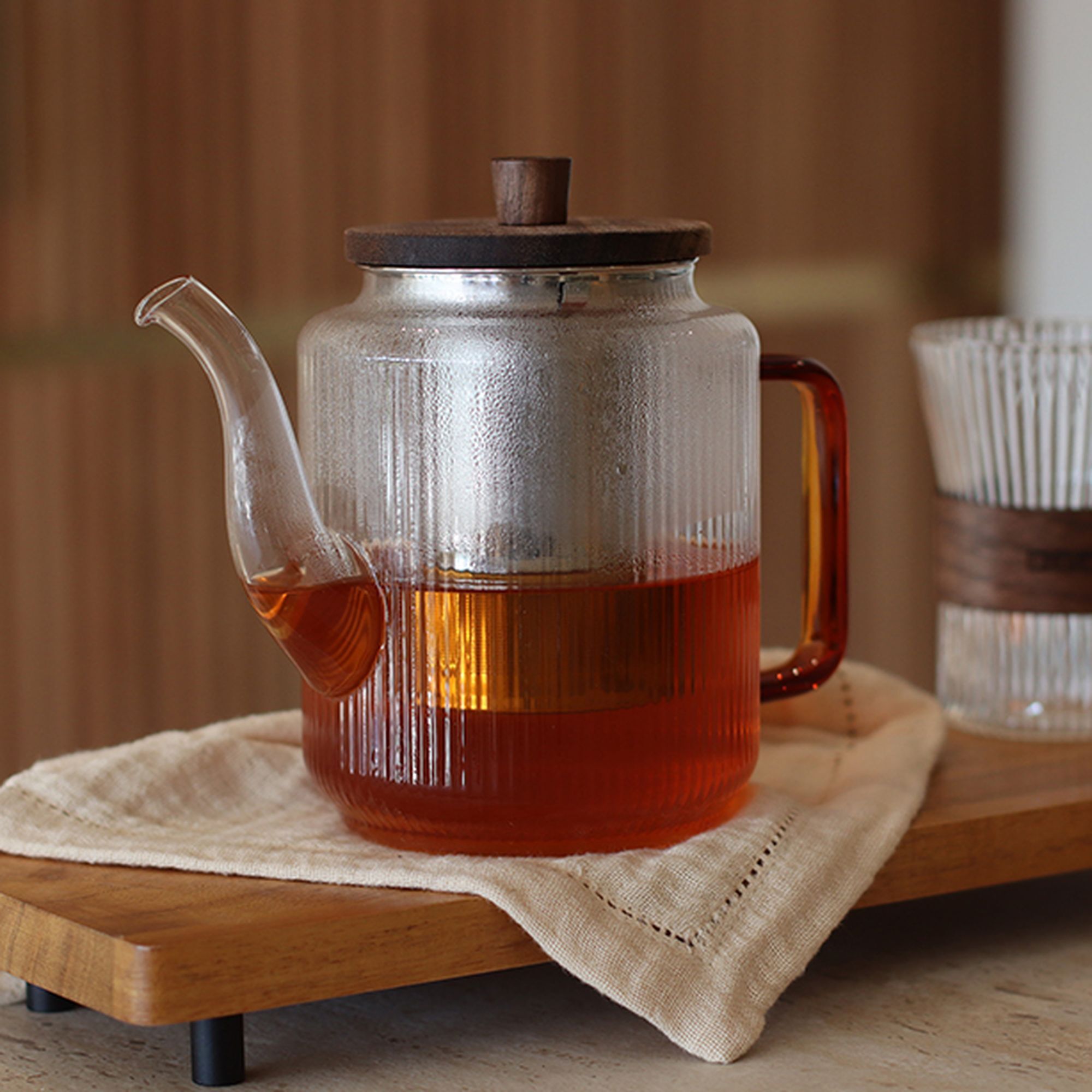 Théière en verre et anse ambre 1,2L KARL