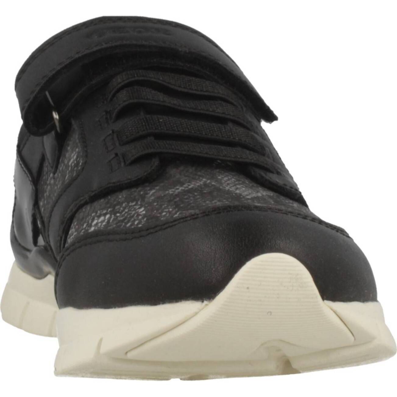 Zapatillas Niña de la marca GEOX  modelo J SUKIE G.A NEGRO