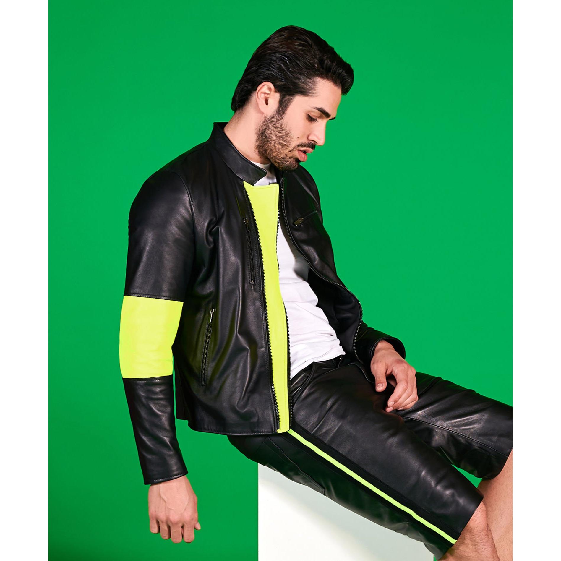 Giacca biker in pelle nera e inserti in pelle fluo effetto liscio