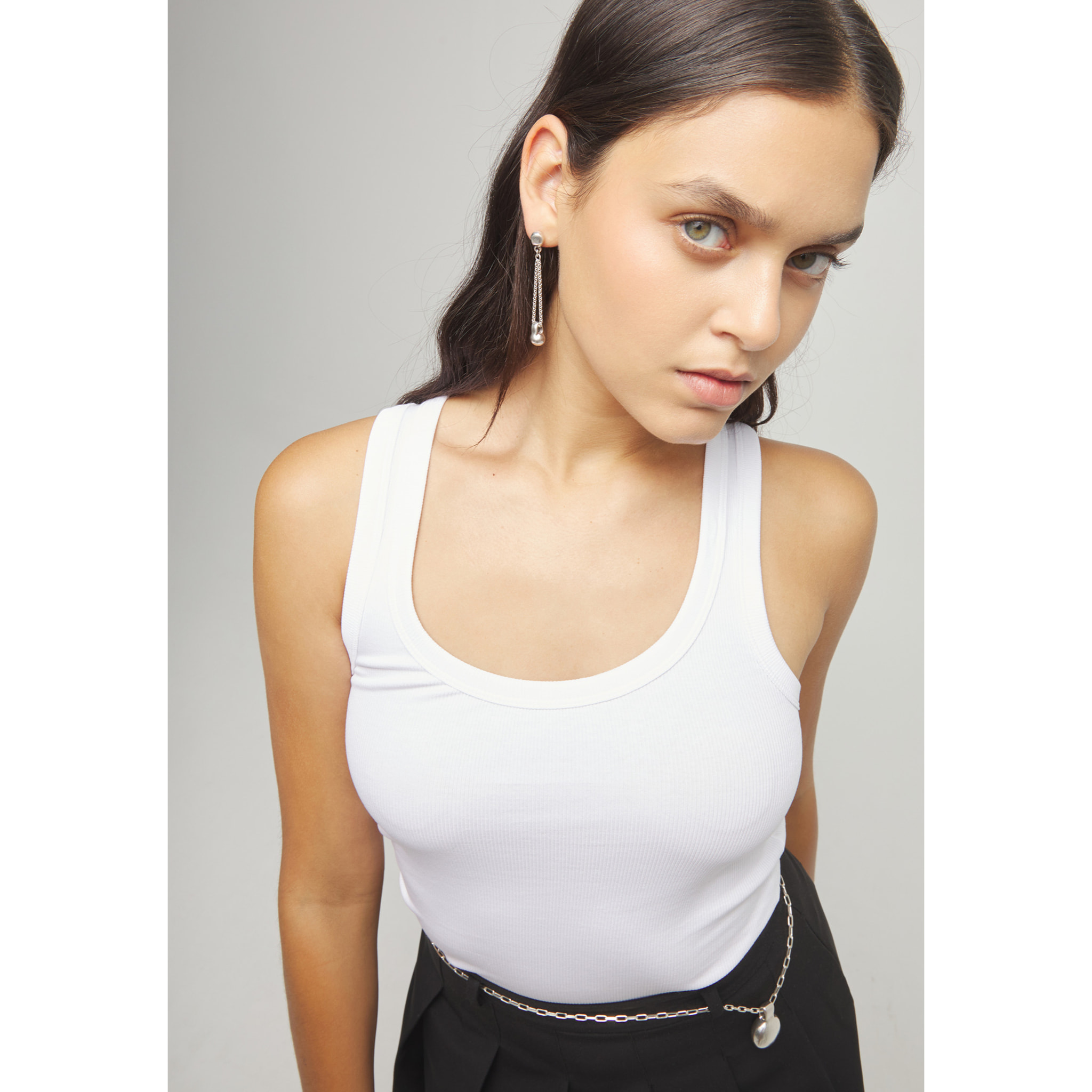 Pendiente GRAVEDAD PLATEADO U