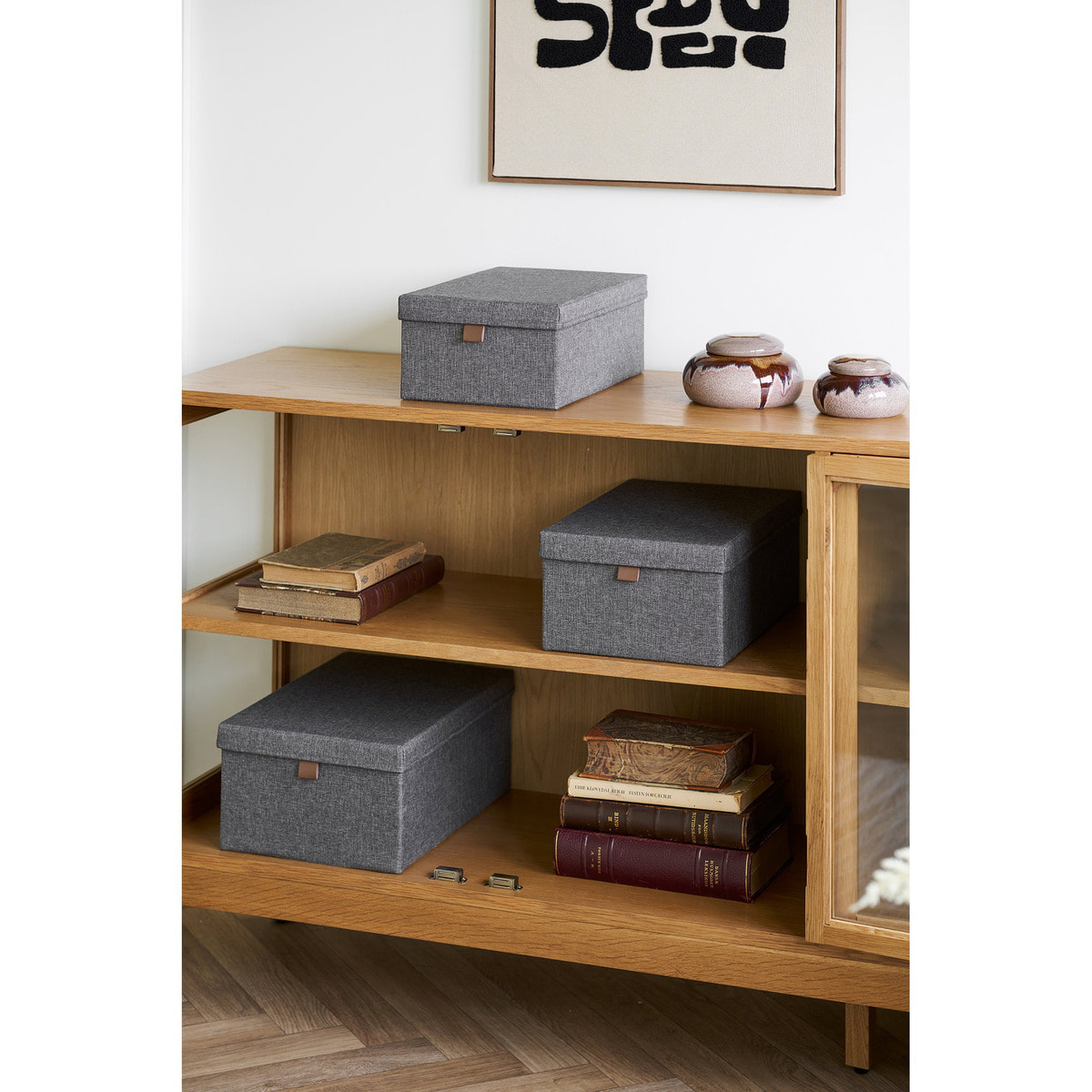 Set 3 scatole Noto in tessuto grigio scuro con coperchio e linguetta in ecopelle