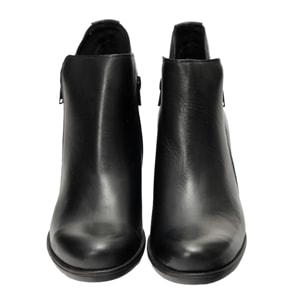 Tronchetto in vera pelle con tacco comodo e doppia lampo