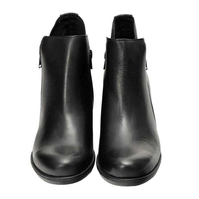 Tronchetto in vera pelle con tacco comodo e doppia lampo