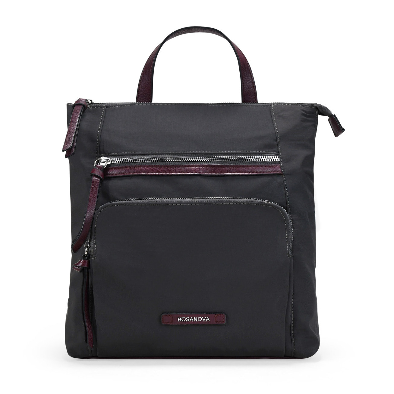 Mochila deportiva negra con cremalleras metálicas