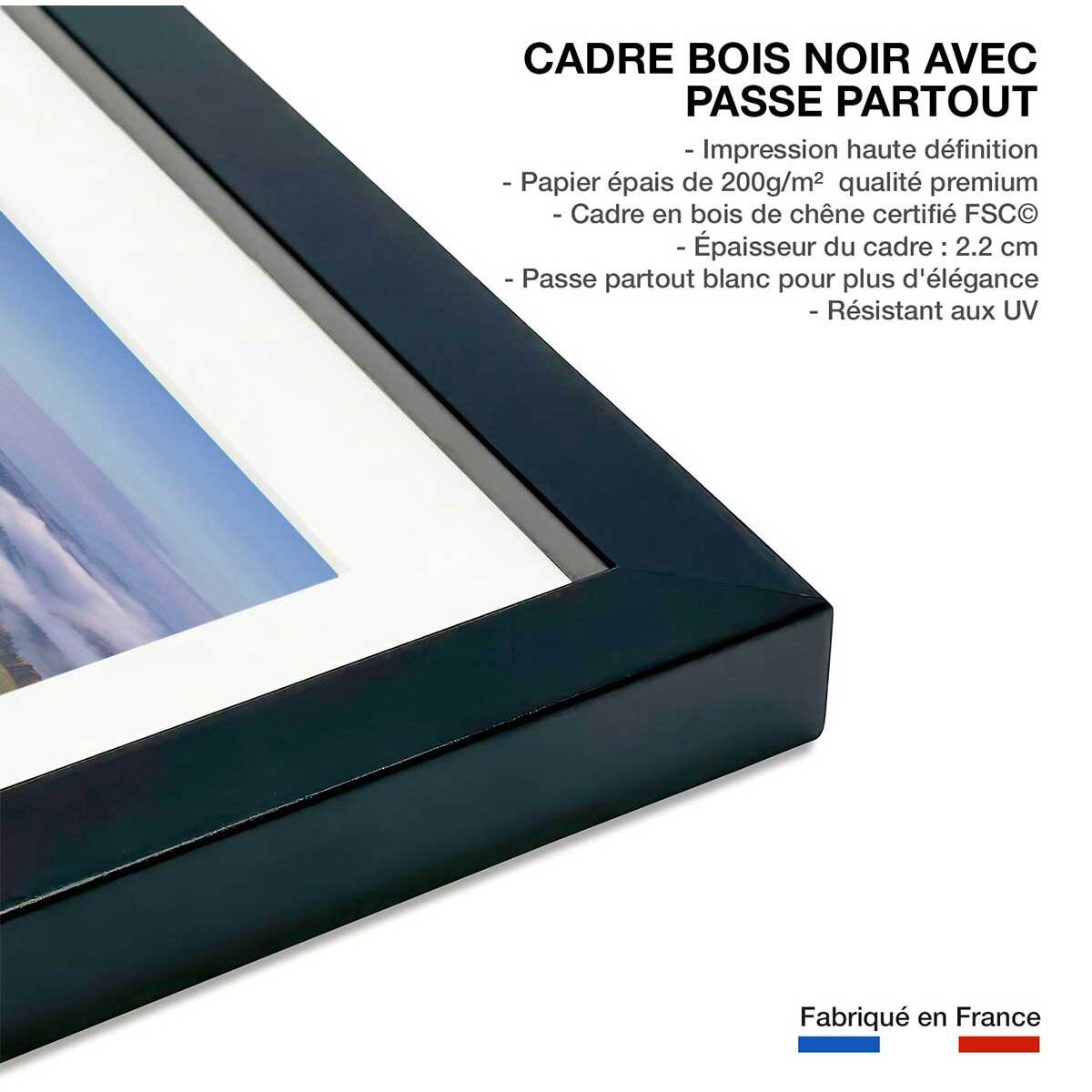 Affiche Colline et féerie d' Automne Affiche sous cadre noir