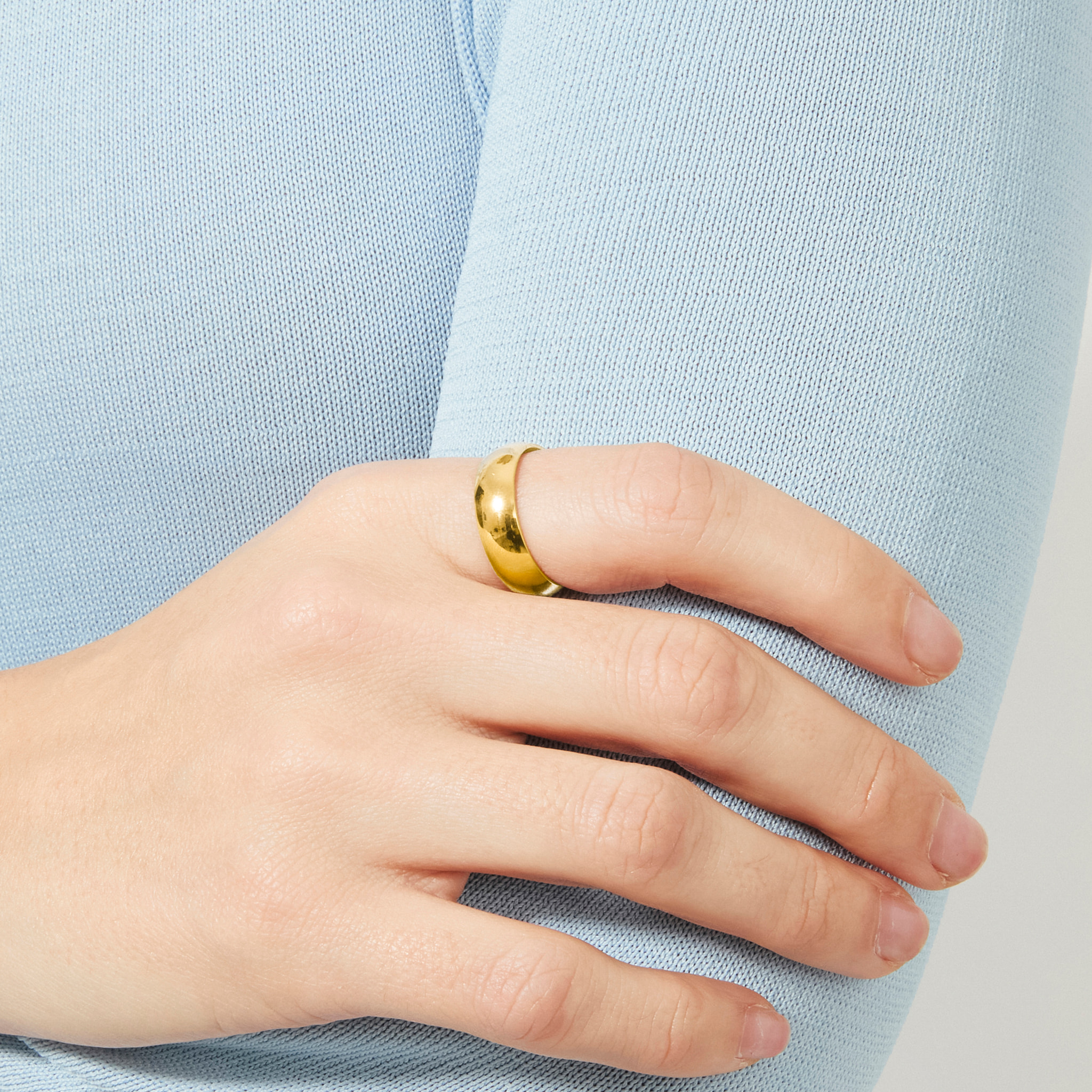 Alianza Ferumi acabado oro amarillo 18k
