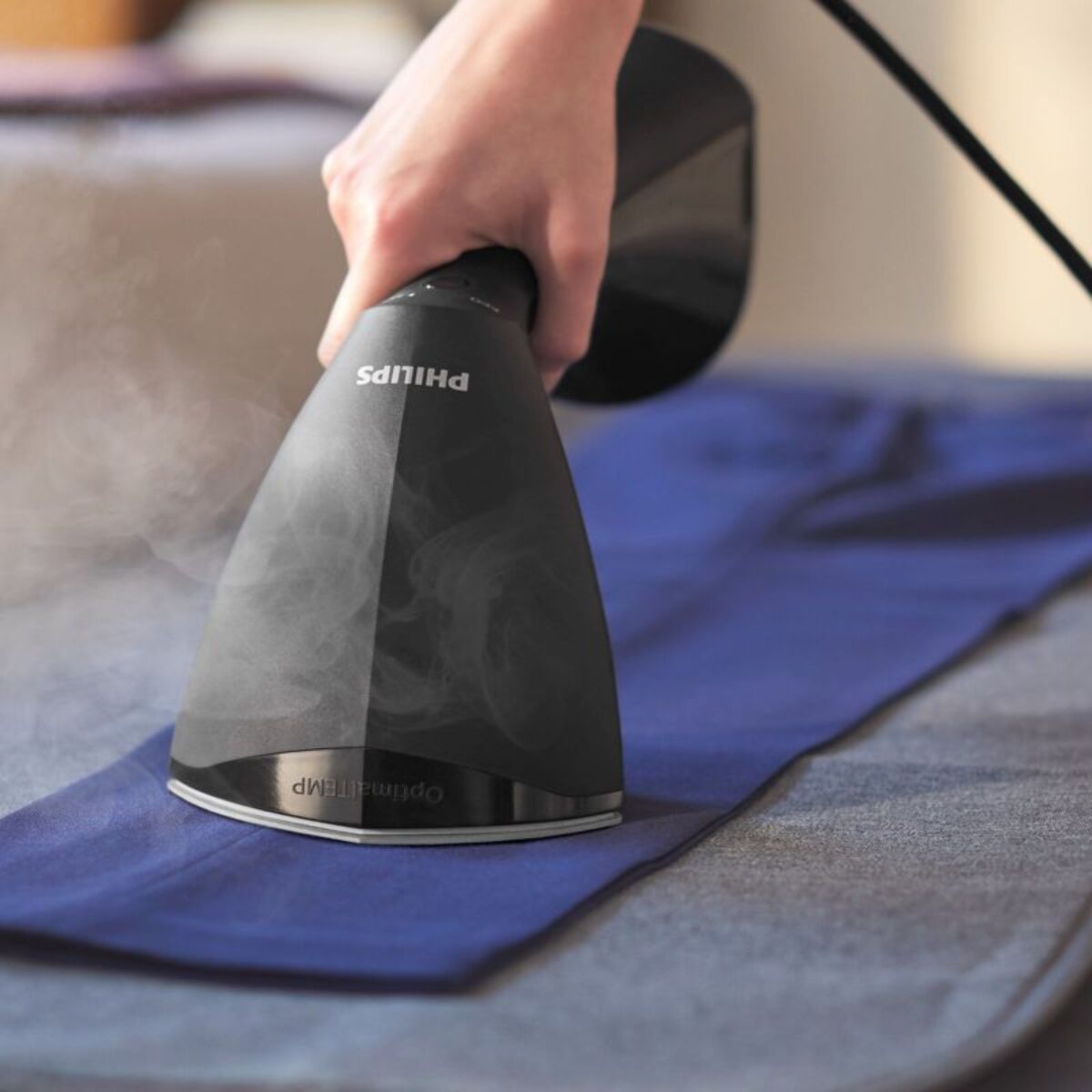 Défroisseur vapeur PHILIPS GC800/80 Série 8000
