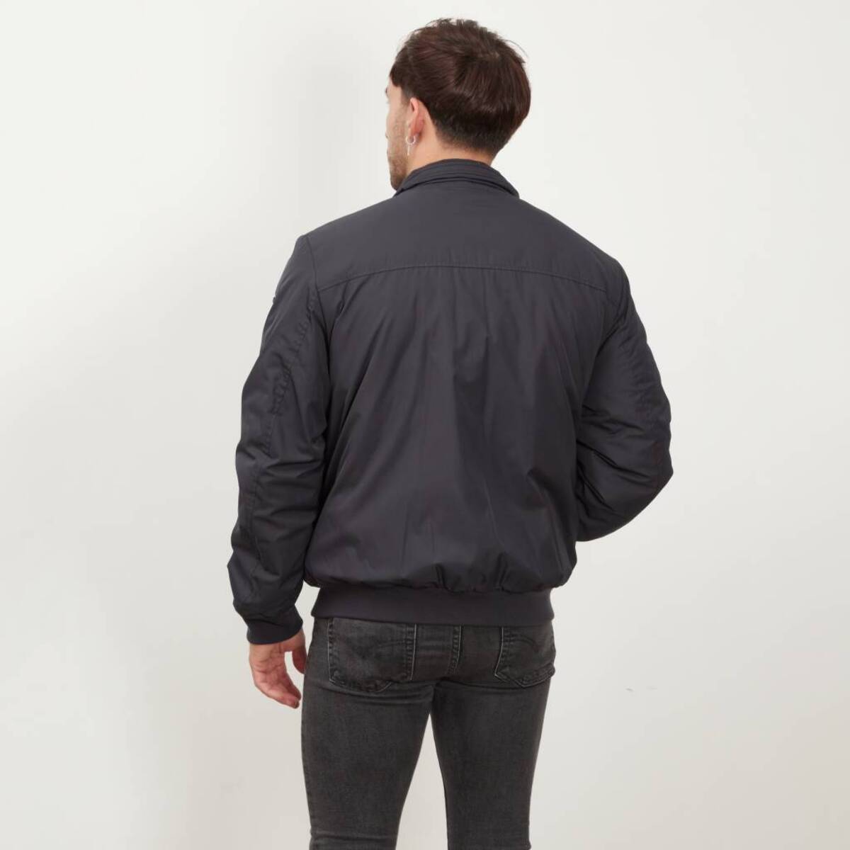 Abrigos Hombre de la marca GEOX  modelo M0420C T2676 M VINCIT BOMBER NEGRO