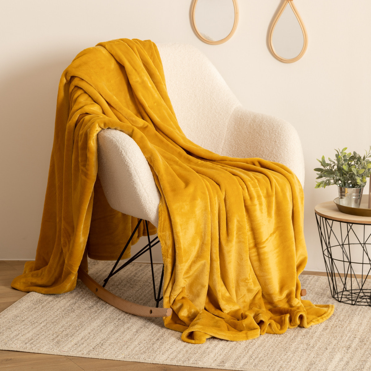 Plaid uni en flanelle - jaune moutarde 180x230 cm