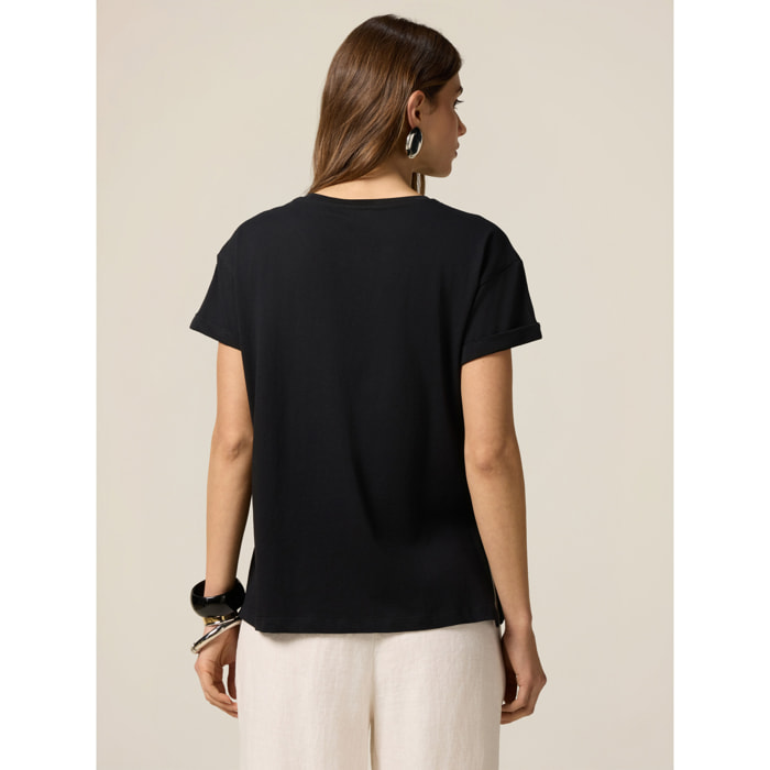 Oltre - T-shirt con spilla a fiore - Nero