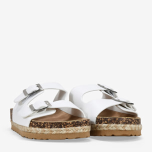 Sandalias planas blancas con suela de corcho y esparto