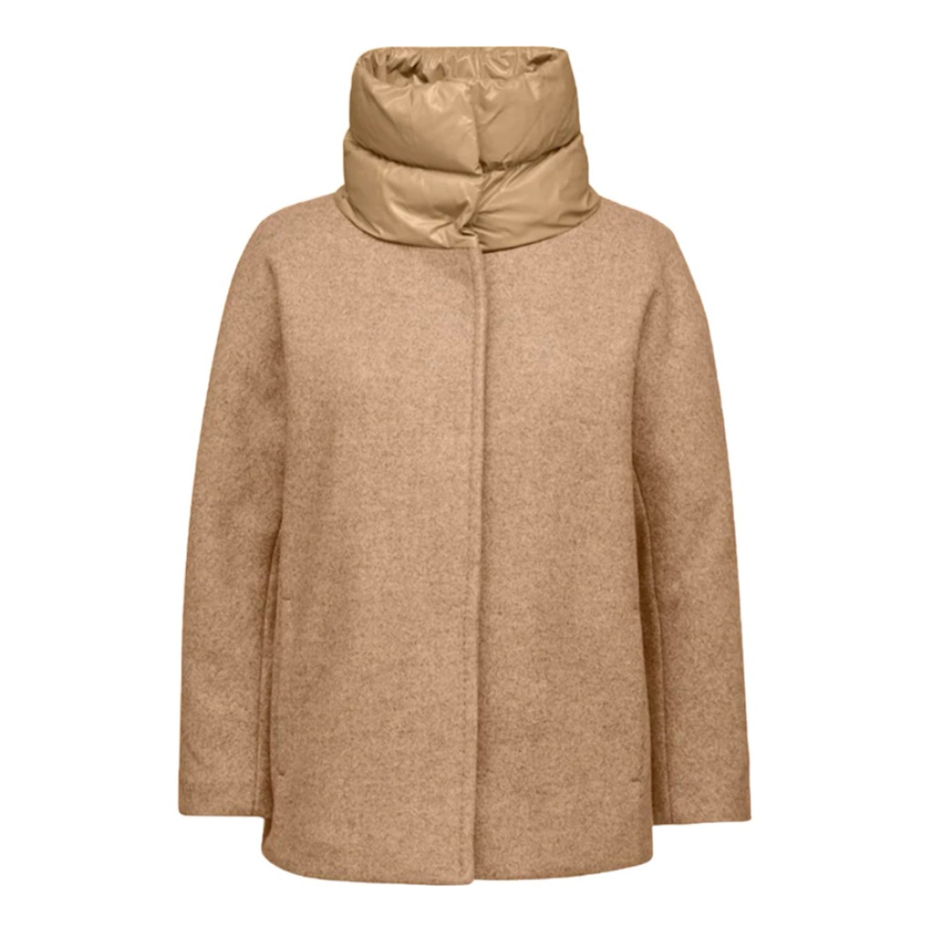 Abrigos Mujer de la marca GEOX  modelo W4615E T3116 W DIAMANTA MARRON CLARO