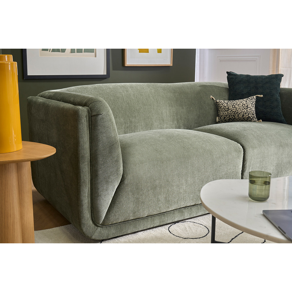 Canapé design 3 places en tissu effet velours vert kaki HOSBO