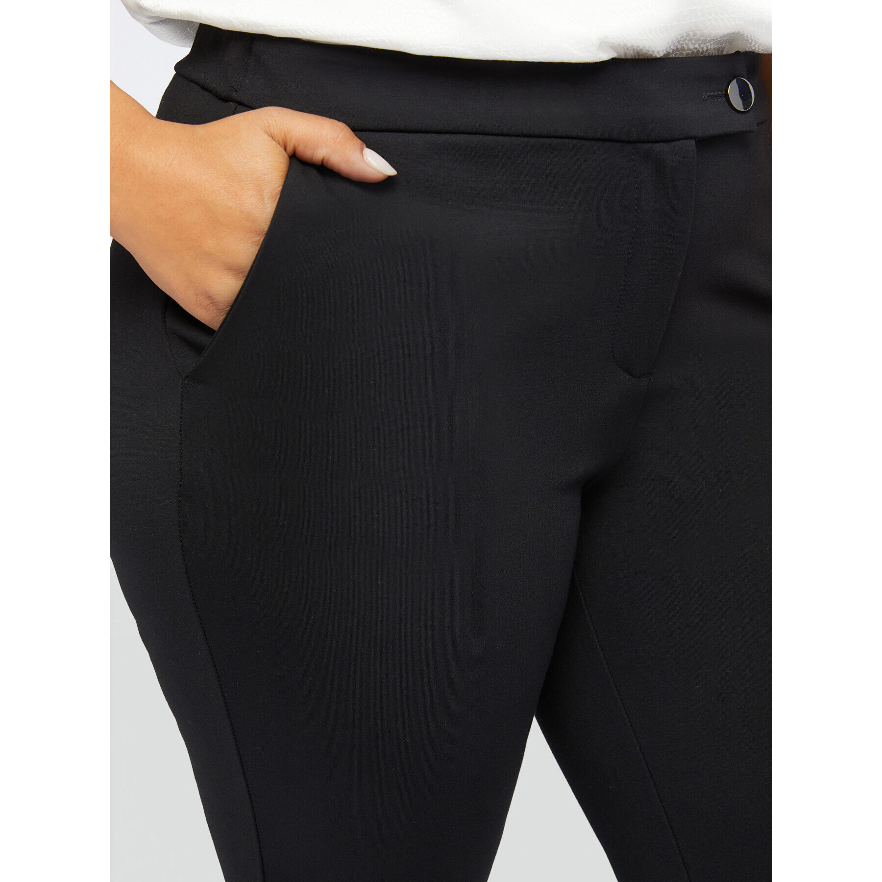 Fiorella Rubino - Pantalones kick flare de viscosa LENZING™ ECOVERO™ - Negro