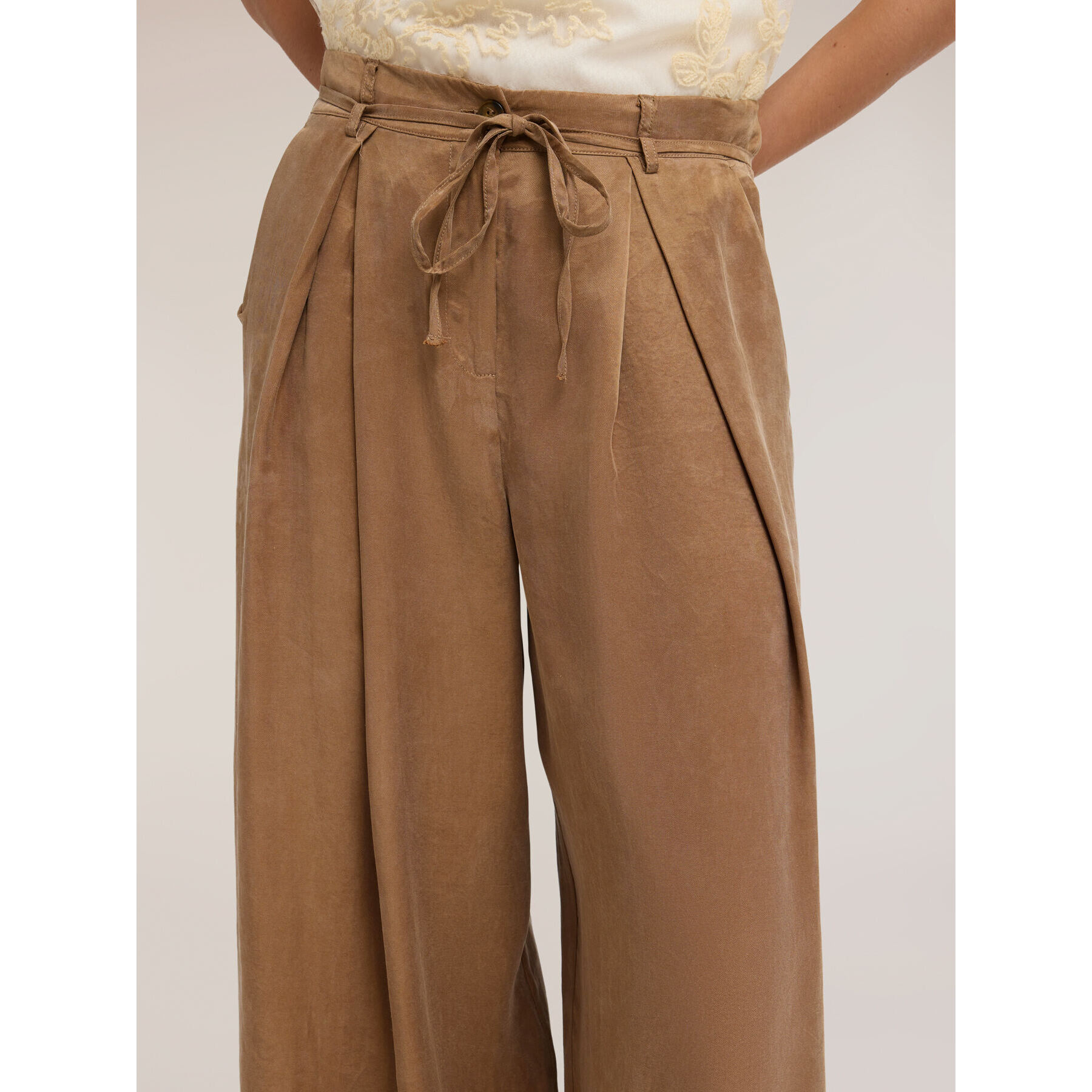 Motivi - Pantalones palazzo con pliegues en lyocell - Verde militare