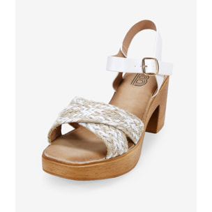 Sandalias de tacón blancas con rafia