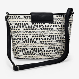 Bolso bandolera negro en rafia con solapa
