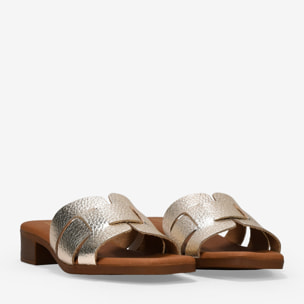 Sandalias de piel doradas destalonadas con tacón bajo