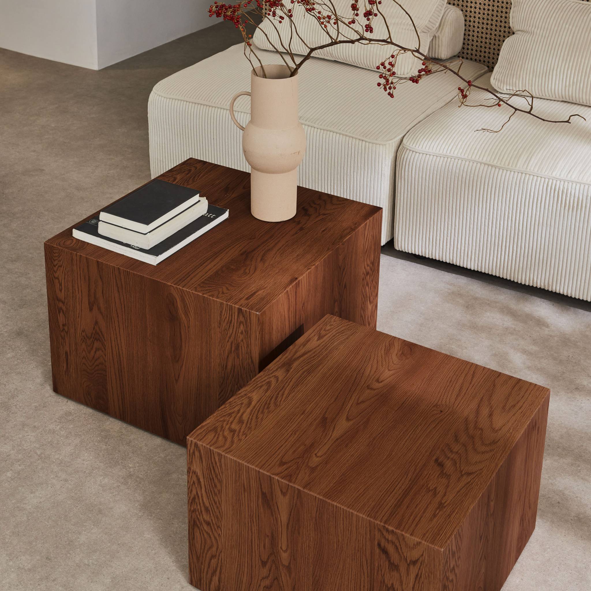 Lot de 2 tables basses rondes effet noyer. Ø58 x H 40cm / Ø50 x H 33cm SYLVA