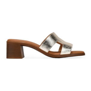 Sandalias de piel doradas con tacón efecto madera