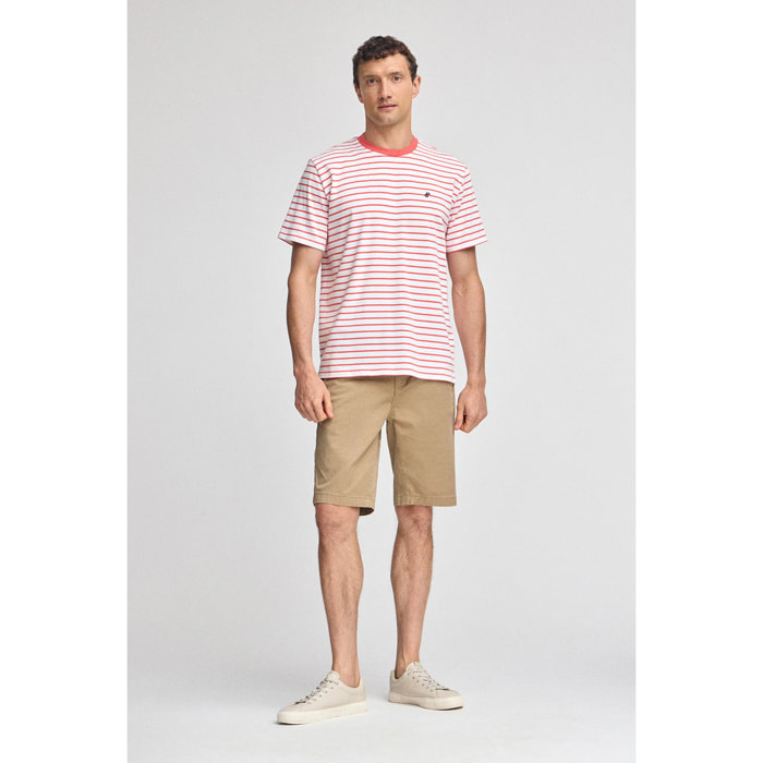 Camiseta de rayas color coral y beige con monograma bordado