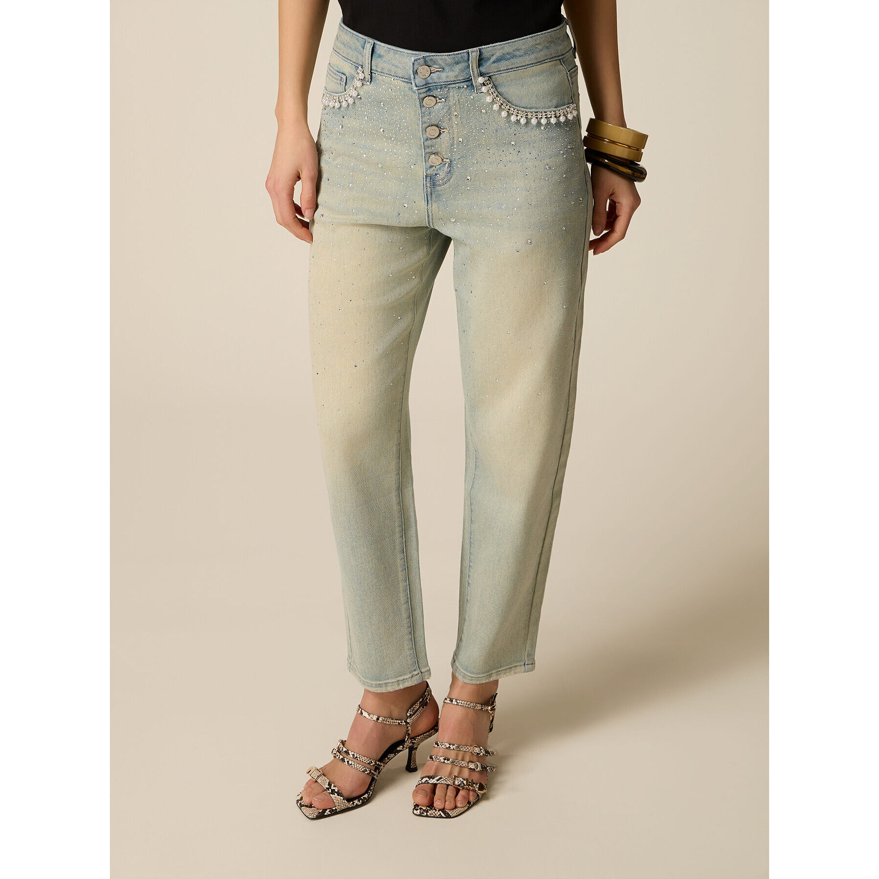 Oltre - Jeans boyslim stone bleached con applicazioni gioiello - Azzurro