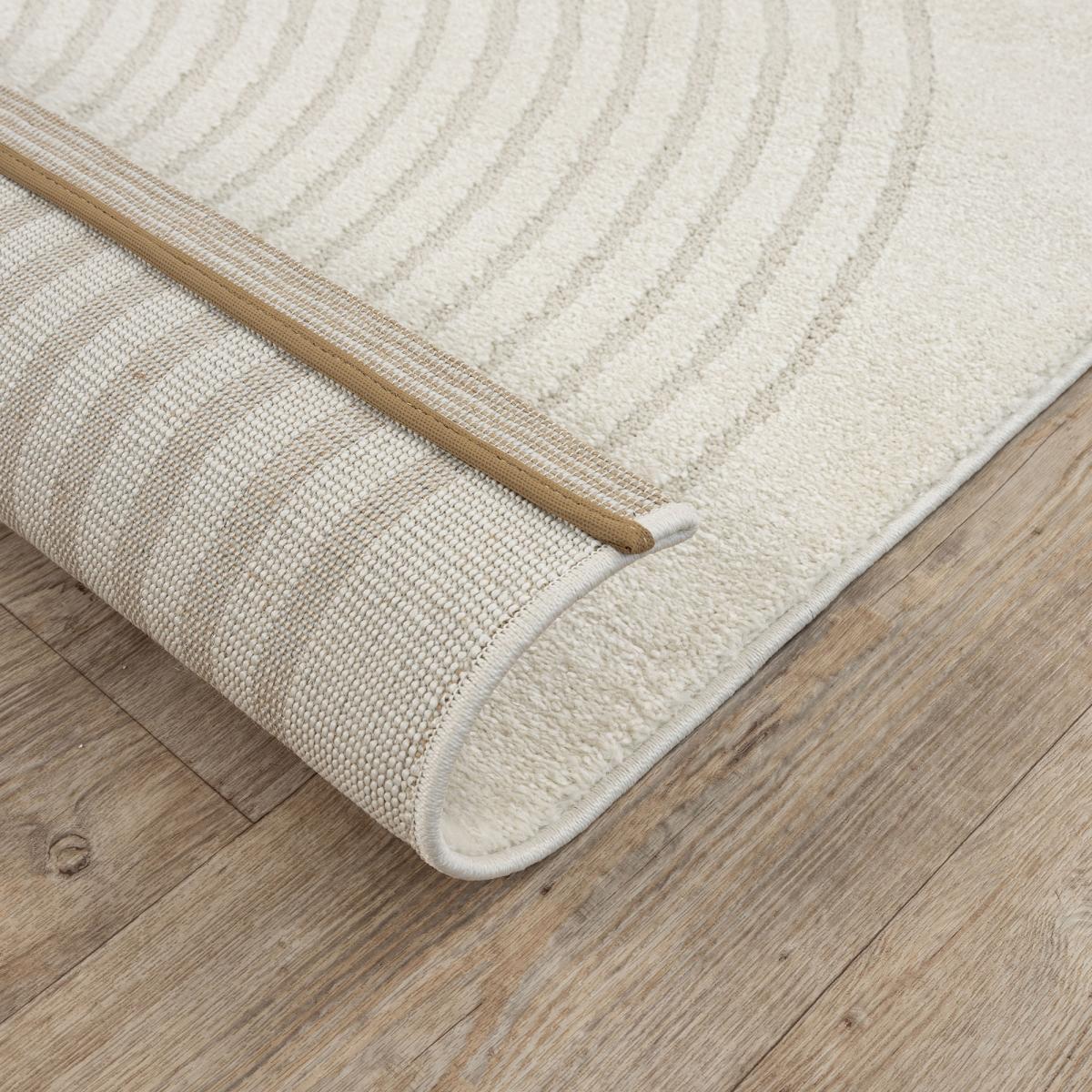 Tapis tendance ton sur ton aux motifs simples