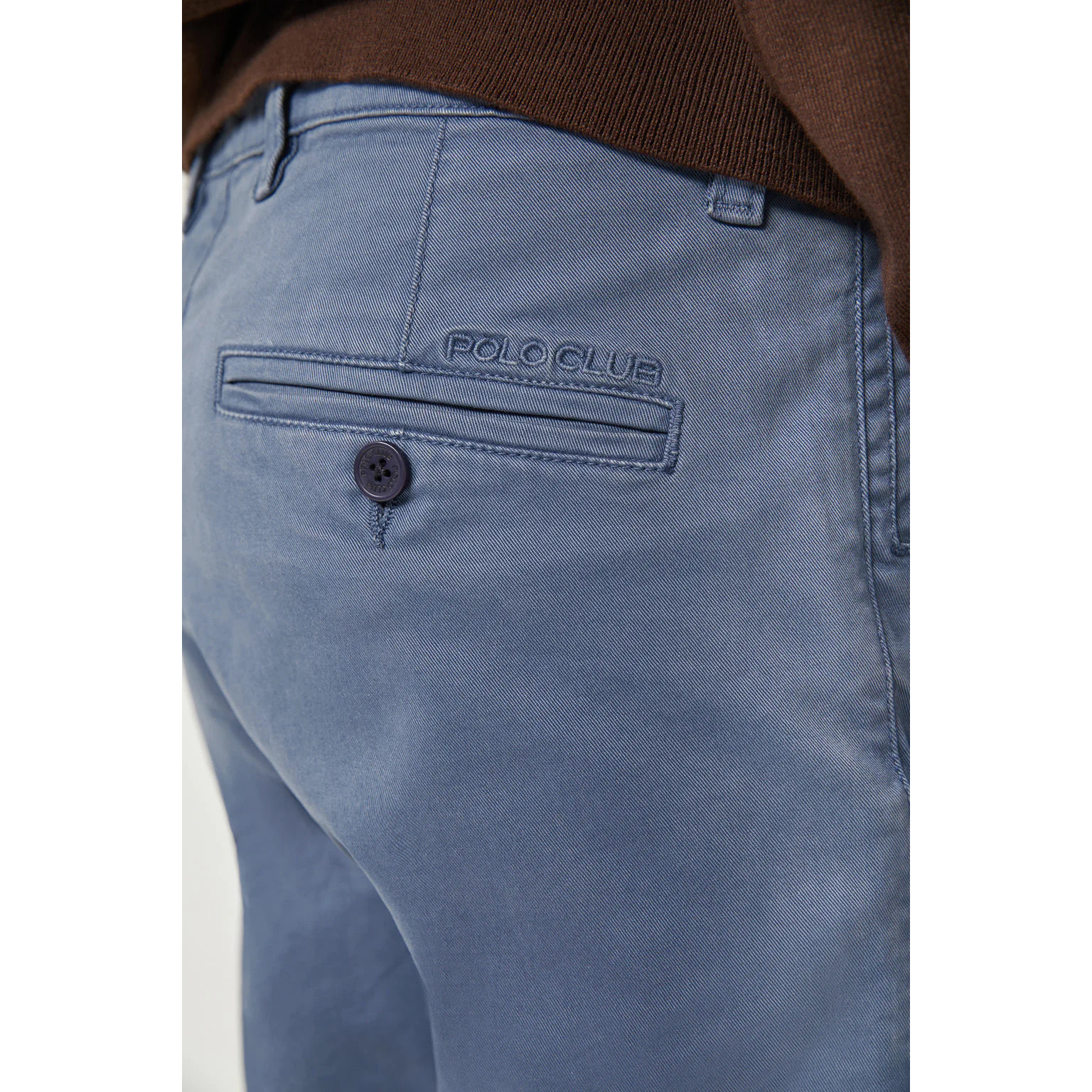 Pantalón chino azul denim de corte slim con logo Polo Club en bolsillo trasero