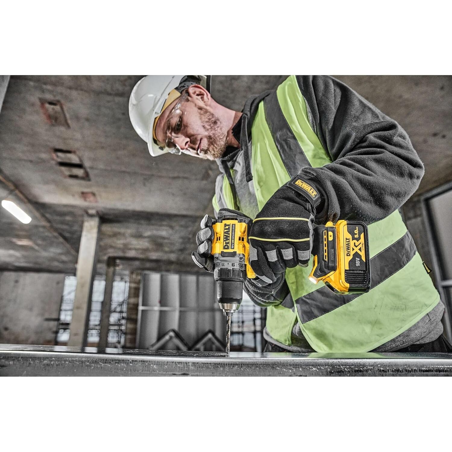 Perceuse-visseuse compacte XR 18V avec 2 Batteries 5 Ah, 1 Chargeur en Coffret TSTAK - DEWALT - DCD800P2T-QW