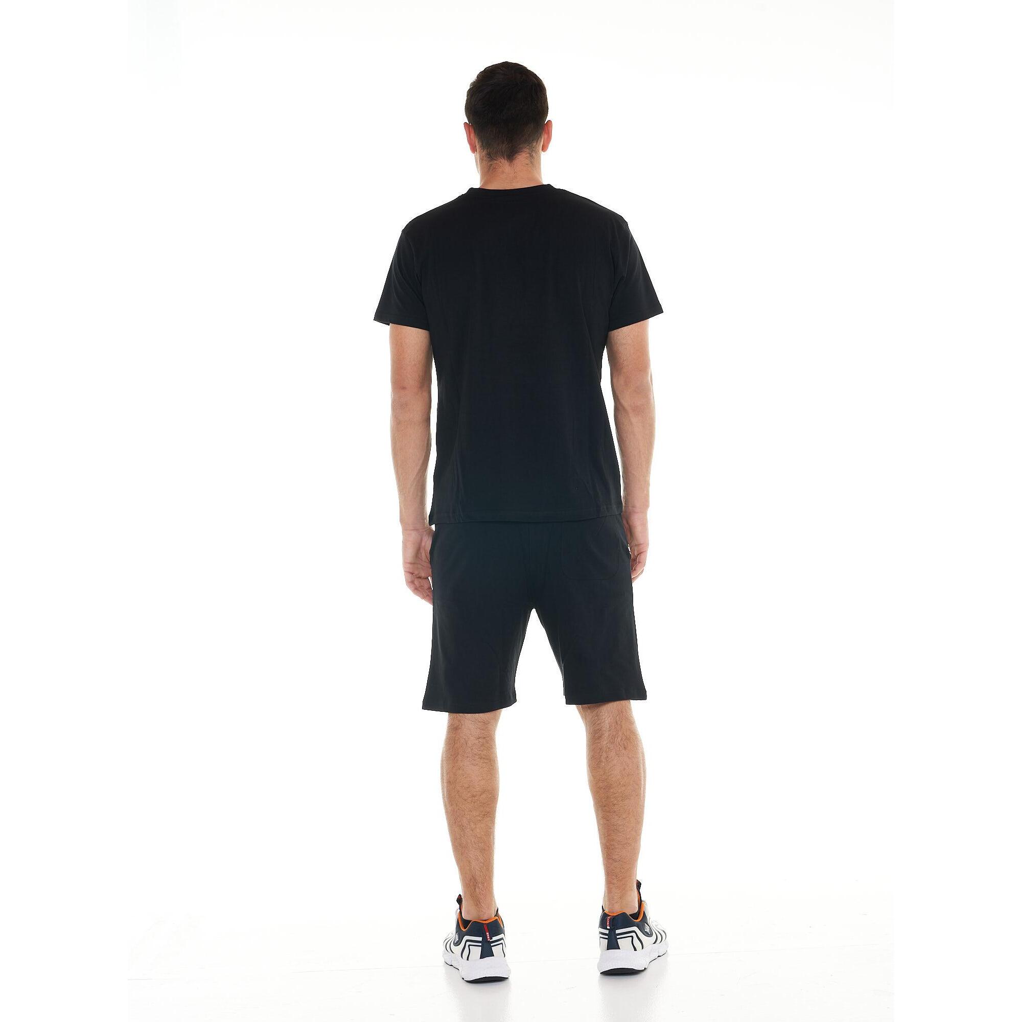 Completo set da uomo composto da t-shirt e pantaloncini Leone Basic