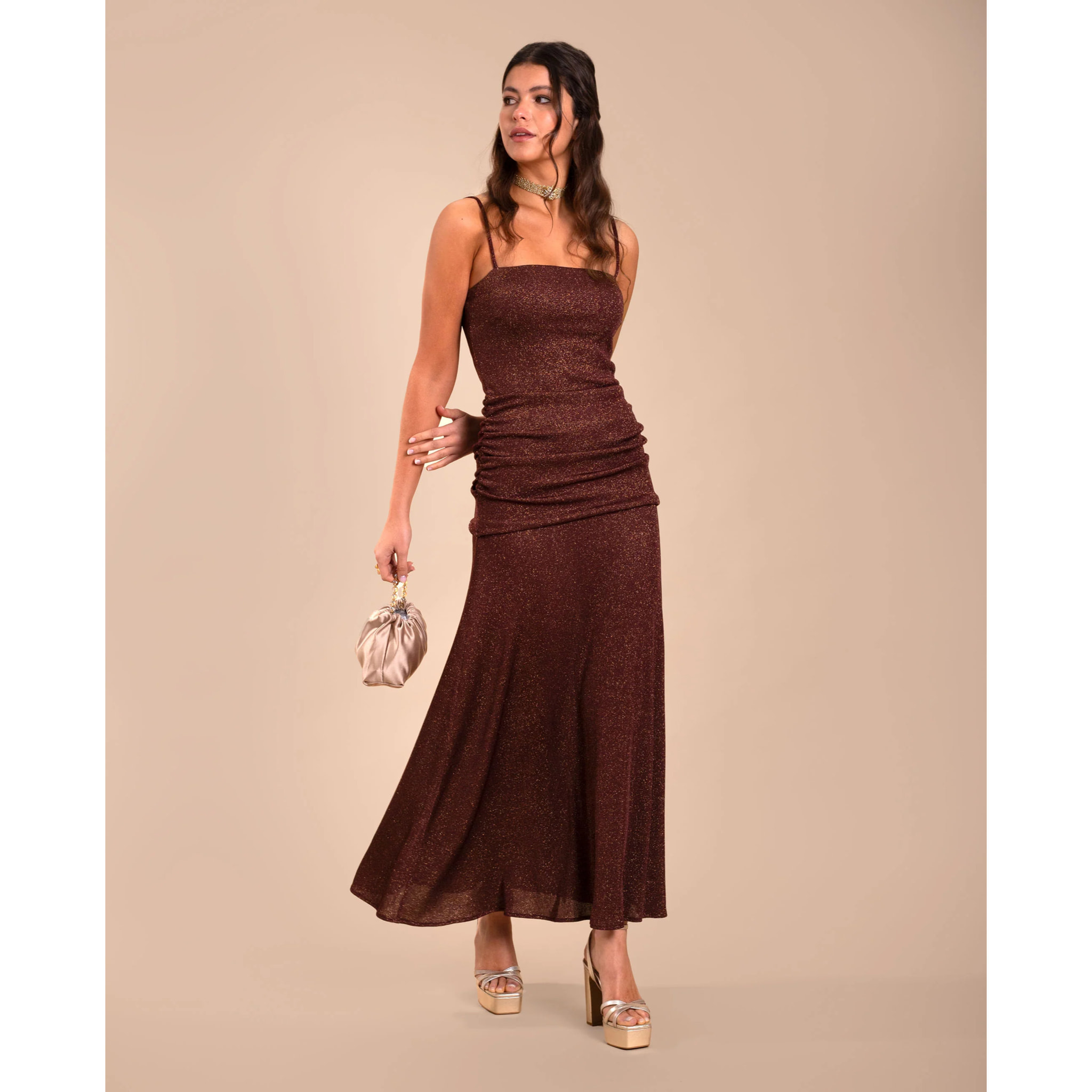 Vestido midi de tirantes con brillo