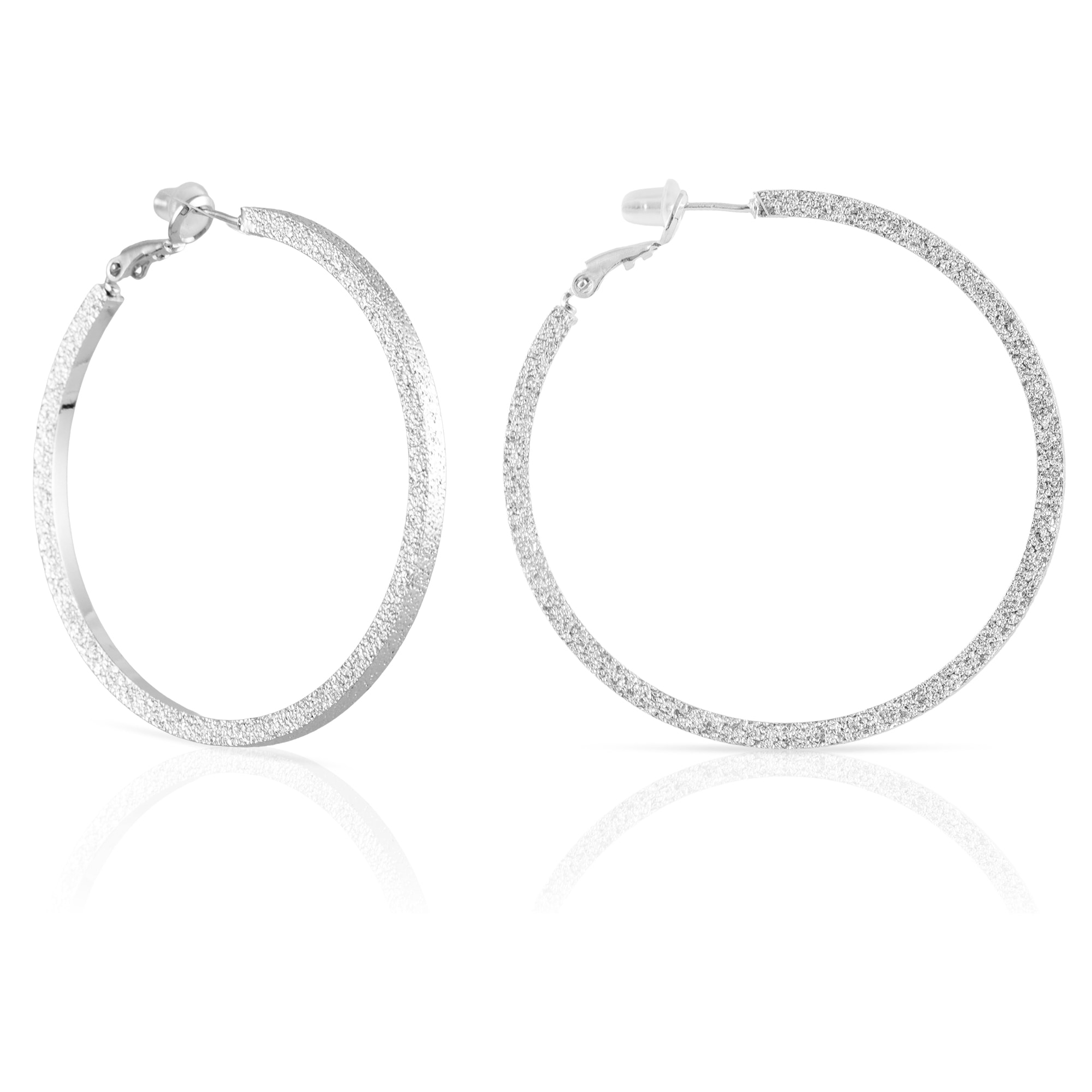 Pendientes de aro plano de cobre con recubrimiento electroplateado brillante, 50 mm, con cierre catalán en plata de ley 925.