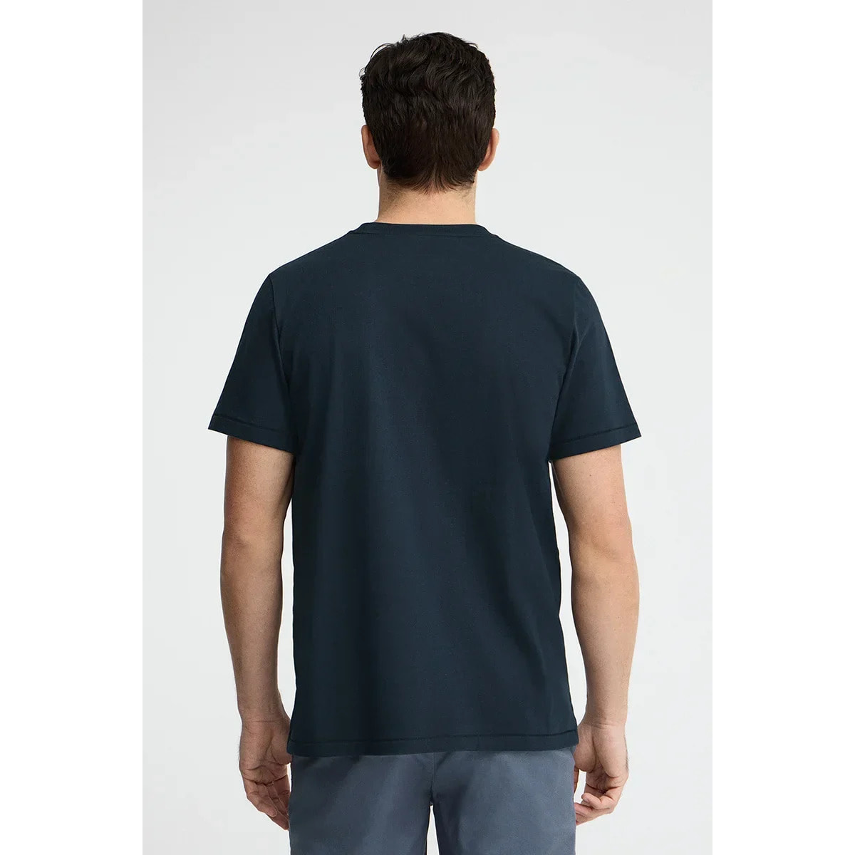 Camiseta azul marino de manga corta con logo engomado Rigby Go