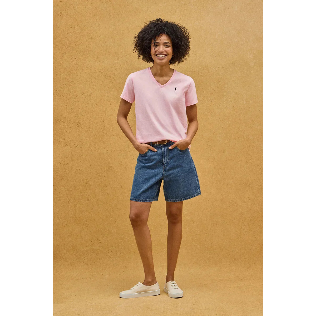 Maglietta rosa a maniche corte e scollo a V con ricamo Rigby Go