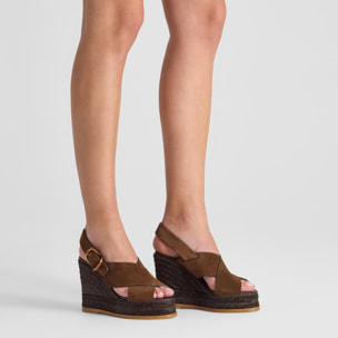 Sandalia Betina cuña de yute con doble plataforma en serraje y piso de cuero