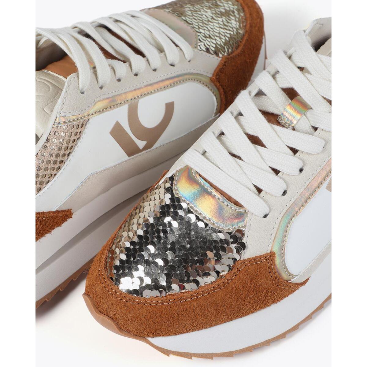 Sneakers con Suola Testurizzata e Dettagli in Pelle