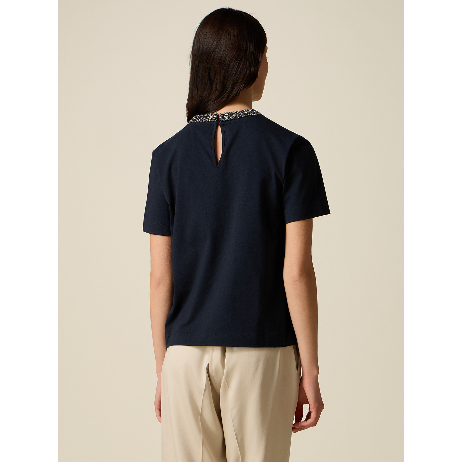 Oltre - T-shirt in cotone con collo gioiello - Blu