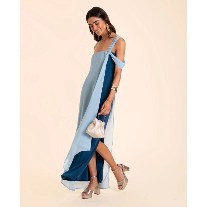 Vestido escote bardot con capa