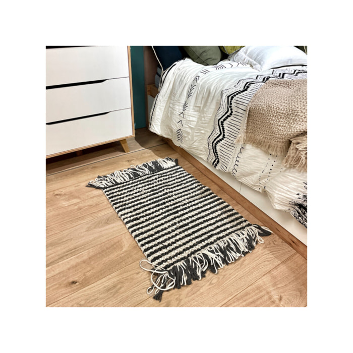Tapis 60 x 80 cm tissu texturé petits pompons avec franges bicolores - MARINE